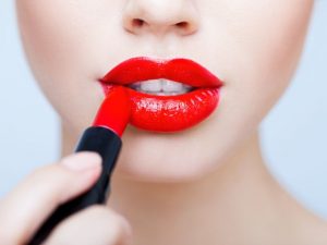 κόκκινα χείλη lipstick